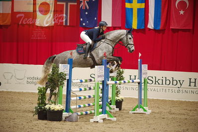 Dansk varmblod hingstekåring.
unghestemesterskab spring
Nøgleord: jennifer  fogh pedersen;kirkelodgaard's chasmin