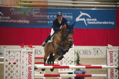 Dansk varmblod hingstekåring.
unghestemesterskab spring
Nøgleord: daniel hald cassøe;daloubet