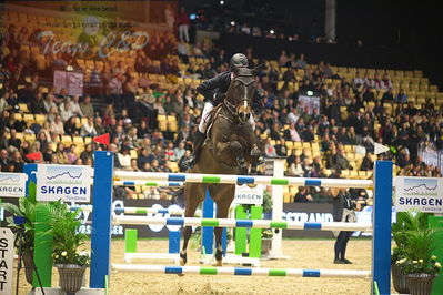 Dansk varmblod hingstekåring.
Skibby hc big tour 150cm
Nøgleord: bart van der maat;chicago 142