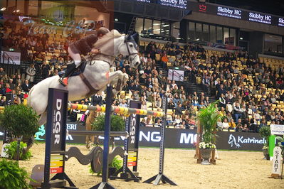 Dansk varmblod hingstekåring.
Skibby hc big tour 150cm
Nøgleord: christian hess;qienna 3