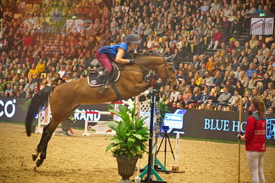 Dansk varmblod hingstekåring.
galashow-kustumespringnin
Nøgleord: rebekka lie hafskjold;chila