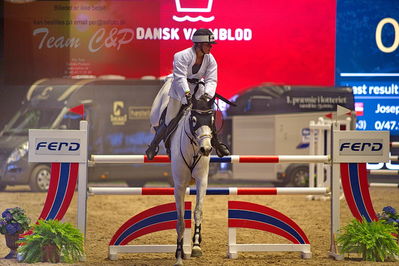 Dansk varmblod hingstekåring.
galashow-kustumespringnin
Nøgleord: georgia timmermann;puge møllers sif