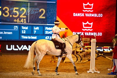 Dansk varmblod hingstekåring.
galashow-kustumespringnin
Nøgleord: georgia timmermann;puge møllers sif