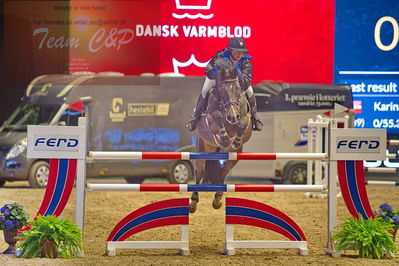 Dansk varmblod hingstekåring.
galashow-kustumespringnin
Nøgleord: katrine ladefoged rasmussen;caliber