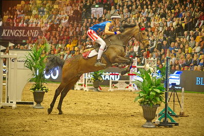 Dansk varmblod hingstekåring.
galashow-kustumespringnin
Nøgleord: adam sparlund olesen;destany