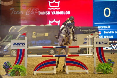 Dansk varmblod hingstekåring.
galashow-kustumespringnin
Nøgleord: tina lund;centina 10