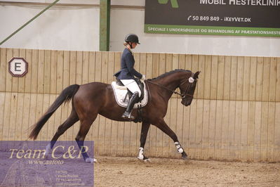 Sadelkåring 3 års og løsspring
Vallensbæk ridecenter
Nøgleord: hejbøls graceful