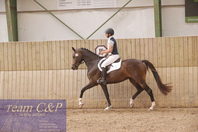 Sadelkåring 3 års og løsspring
Vallensbæk ridecenter
Nøgleord: chantal de merignat