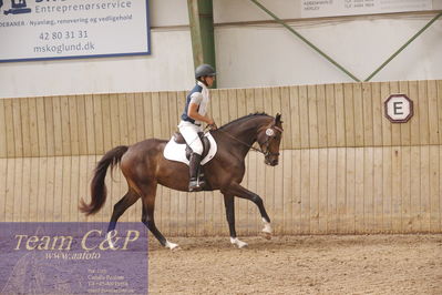 Sadelkåring 3 års og løsspring
Vallensbæk ridecenter
Nøgleord: chantal de merignat