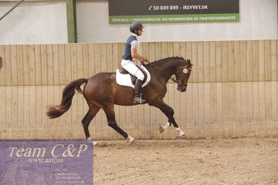 Sadelkåring 3 års og løsspring
Vallensbæk ridecenter
Nøgleord: chantal de merignat