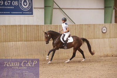Sadelkåring 3 års og løsspring
Vallensbæk ridecenter
Nøgleord: chantal de merignat