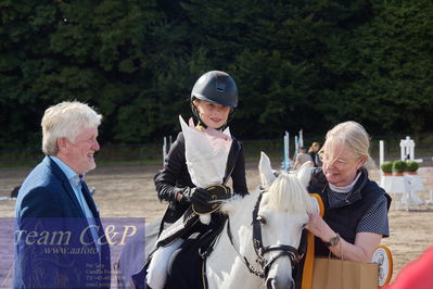 Sjællandsmester i spring for ponyer
kart 3
Nøgleord: sille hartvig nielsen;comforting ella;lap of honour