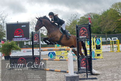 c-stævne spring hest
lb1 105cm
Nøgleord: louise fjord kjaersgaard;kammerherre gårdens sirius
