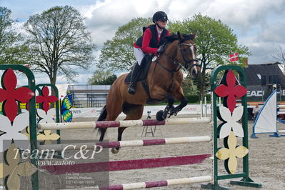 c-stævne spring
la2  120cm
Nøgleord: line lehnshoej;celine balslev