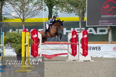 c-stævne spring
mb1 125cm
Nøgleord: ian fives;action man