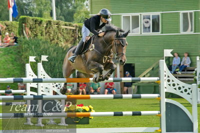 Showjumping
Kval till GP CSI3 Table A (238.2.1) 1.45m
Nøgleord: helena lundbäck;sportman