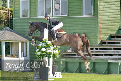 Showjumping
Kval till GP CSI3 Table A (238.2.1) 1.45m
Nøgleord: karin martinsen;tailormade condara