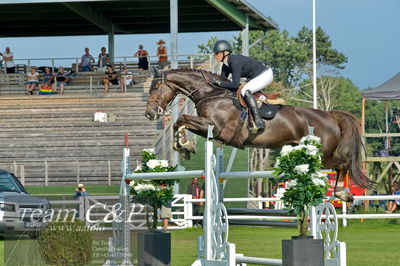 Showjumping
Kval till GP CSI3 Table A (238.2.1) 1.45m
Nøgleord: karin martinsen;tailormade condara