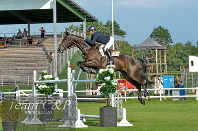 Showjumping
Kval till GP CSI3 Table A (238.2.1) 1.45m
Nøgleord: alice tapper;doge dogelito