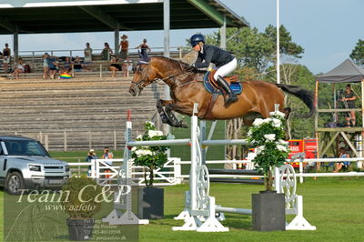 Showjumping
Kval till GP CSI3 Table A (238.2.1) 1.45m
Nøgleord: stephanie holmen;flips little sparrow