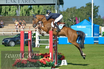 Showjumping
CSI3 Table A (238.2.1) 1.45m
Nøgleord: therese søhol henriksen;cyclone l'epivent