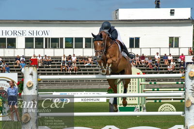 Showjumping
CSI3 Grand Prix Two Rounds - 1.50m
Nøgleord: victoria gulliksen;papa roach