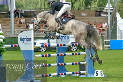 Showjumping
syvårs semifinale
Nøgleord: jörgen larsson;look at cavett (swb)