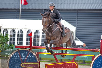 Absolut horses
2. kval og finale Agria DRF Mesterskab U18 - MA2 Springning Heste (140 cm)
Nøgleord: cecilie kjær;darcon II z