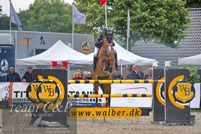 Absolut horses
2. kval og finale Agria DRF Mesterskab U18 - MA2 Springning Heste (140 cm)
Nøgleord: frederik fensholt;dalvaro-w