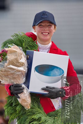 Absolut horses
2. kval og finale Agria DRF Mesterskab U18 - MA2 Springning Heste (140 cm)
Nøgleord: josefine sandgaard mørup;de similly edition;ceremoni;lap of honour