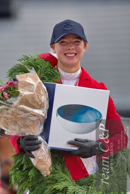 Absolut horses
2. kval og finale Agria DRF Mesterskab U18 - MA2 Springning Heste (140 cm)
Nøgleord: josefine sandgaard mørup;de similly edition;ceremoni;lap of honour