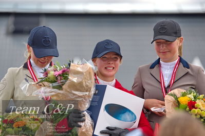 Absolut horses
2. kval og finale Agria DRF Mesterskab U18 - MA2 Springning Heste (140 cm)
Nøgleord: josefine sandgaard mørup;de similly edition;ceremoni;lap of honour