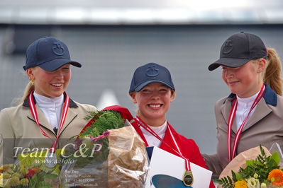 Absolut horses
2. kval og finale Agria DRF Mesterskab U18 - MA2 Springning Heste (140 cm)
Nøgleord: josefine sandgaard mørup;de similly edition;ceremoni;lap of honour