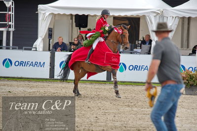 Absolut horses
2. kval og finale Agria DRF Mesterskab U18 - MA2 Springning Heste (140 cm)
Nøgleord: josefine sandgaard mørup;de similly edition;ceremoni;lap of honour