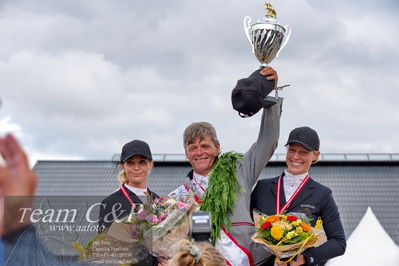 Absolut horses
2 kval og finale dm seniore 150cm og 160cm
Nøgleord: ceremoni;lars noergaard pedersen;tina lund;linnea ericsson carey