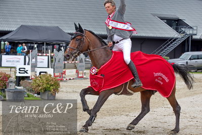 Absolut horses
2 kval og finale dm seniore 150cm og 160cm
Nøgleord: ceremoni;lars noergaard pedersen;lap of honour