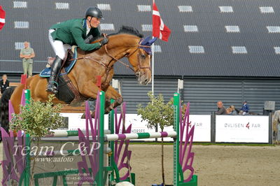 Absolut horses
la2 120cm
Nøgleord: konstantin deeken künnemann;utendro