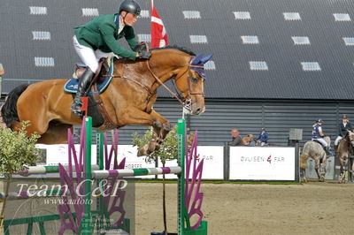Absolut horses
la2 120cm
Nøgleord: konstantin deeken künnemann;utendro