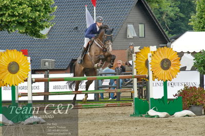 Absolut horses
la2 120cm
Nøgleord: jeff paw nielsen;raypawes rockalido c