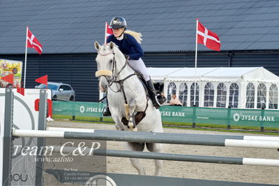 Absolut horses
la2 120cm
Nøgleord: rasmine laudrup;granato 4