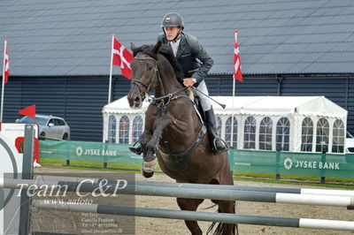 Absolut horses
la2 120cm
Nøgleord: torben frandsen;lavion 3