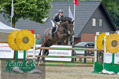 Absolut horses
la2 120cm
Nøgleord: torben frandsen;lavion 3