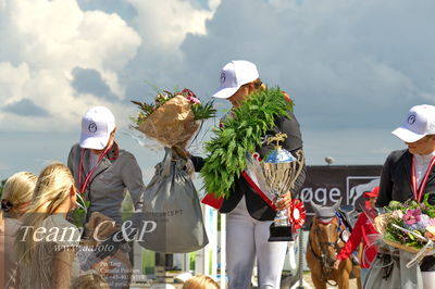 Absolut horses
2. kval og finale u 21
Nøgleord: ceromoni;lap of honour;maria barnewitz schou;seana 2;anna victoria weilsby;kamilla ladefoged rasmussen