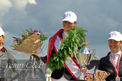 Absolut horses
2. kval og finale u 21
Nøgleord: ceromoni;lap of honour;maria barnewitz schou;seana 2;anna victoria weilsby;kamilla ladefoged rasmussen