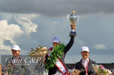 Absolut horses
2. kval og finale u 21
Nøgleord: ceromoni;lap of honour;maria barnewitz schou;seana 2;anna victoria weilsby;kamilla ladefoged rasmussen