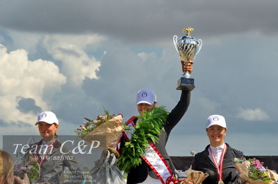 Absolut horses
2. kval og finale u 21
Nøgleord: ceromoni;lap of honour;maria barnewitz schou;seana 2;anna victoria weilsby;kamilla ladefoged rasmussen