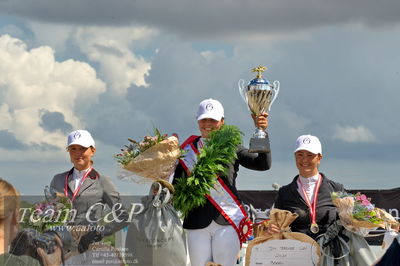 Absolut horses
2. kval og finale u 21
Nøgleord: ceromoni;lap of honour;maria barnewitz schou;seana 2;anna victoria weilsby;kamilla ladefoged rasmussen