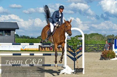 Absolut horses
2. kval. og finale Agria DRF Mesterskab U25 - S1 + S2 Springning Heste
Nøgleord: claus hundebøl;landlyst contra