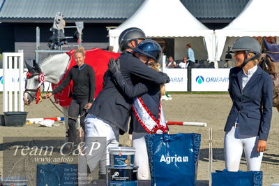Absolut horses
2. kval. og finale Agria DRF Mesterskab U25 - S1 + S2 Springning Heste
Nøgleord: bennedikte rie truelsen;ceremoni;lap of honour;nicolas pedersen;sofie yderstraede bucka