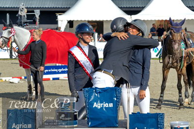Absolut horses
2. kval. og finale Agria DRF Mesterskab U25 - S1 + S2 Springning Heste
Nøgleord: bennedikte rie truelsen;ceremoni;lap of honour;nicolas pedersen;sofie yderstraede bucka